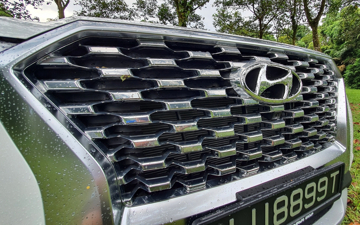 Hyundai Palisade front grille close up