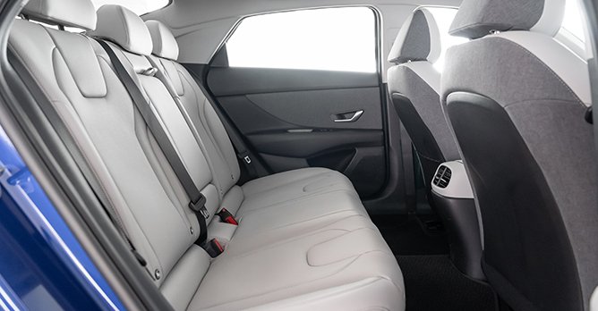 2021 Hyundai AVANTE rear seats