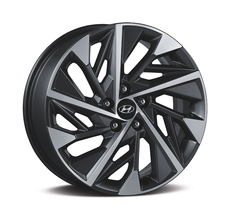 Hyundai Singapore Tucson 18˝ alloy wheels